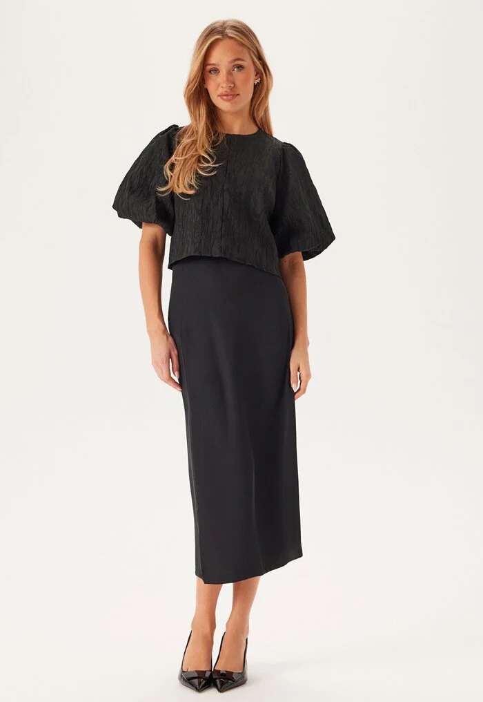 Slit front Skirt Black - Image 3