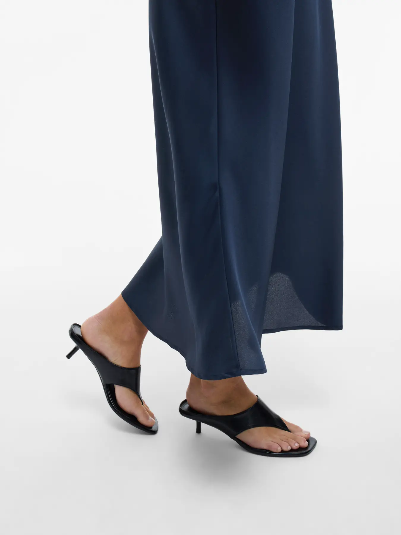 Viellette Maxi Skirt Navy - Image 6